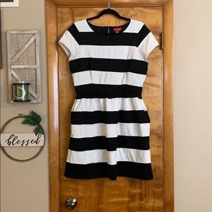 Elle Dress with pockets